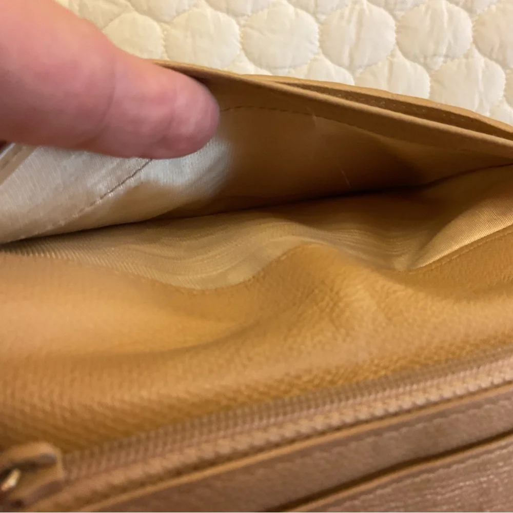 CHANEL leather wallet